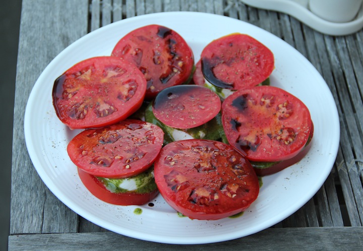 tomato-pesto-mozzarella-stacks